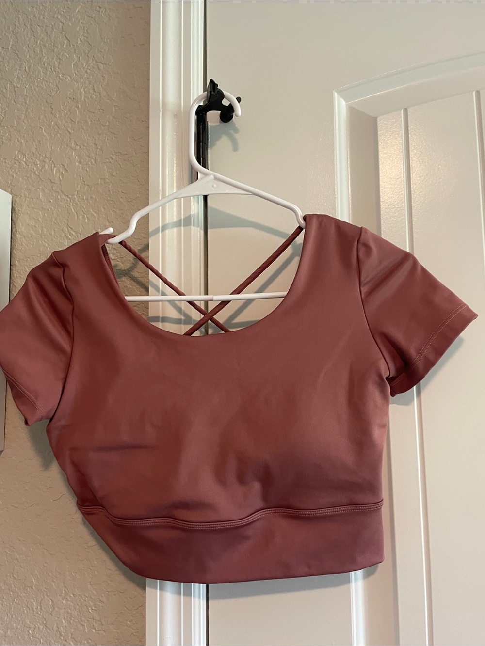 Women’s Padded Scoop Neck Crop Top in Mauve Pink